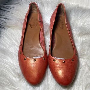 Kork Ease Violette studded coral leather flat